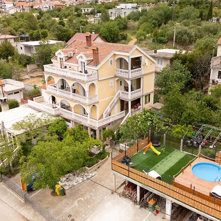 Apartments Milic - One Bedroom Apartment With Sea View And Terrace Горни Карин Екстериор снимка