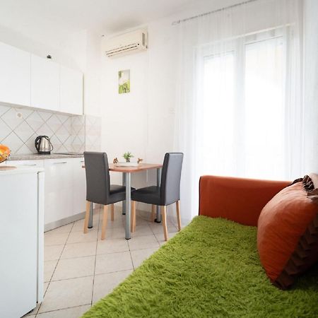Apartments Milic - One Bedroom Apartment With Sea View And Terrace Горни Карин Екстериор снимка