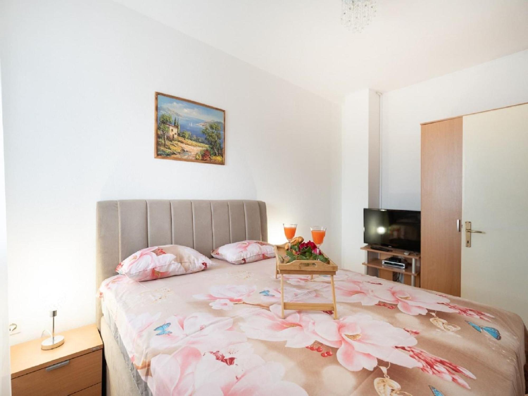 Apartments Milic - One Bedroom Apartment With Sea View And Terrace Горни Карин Екстериор снимка