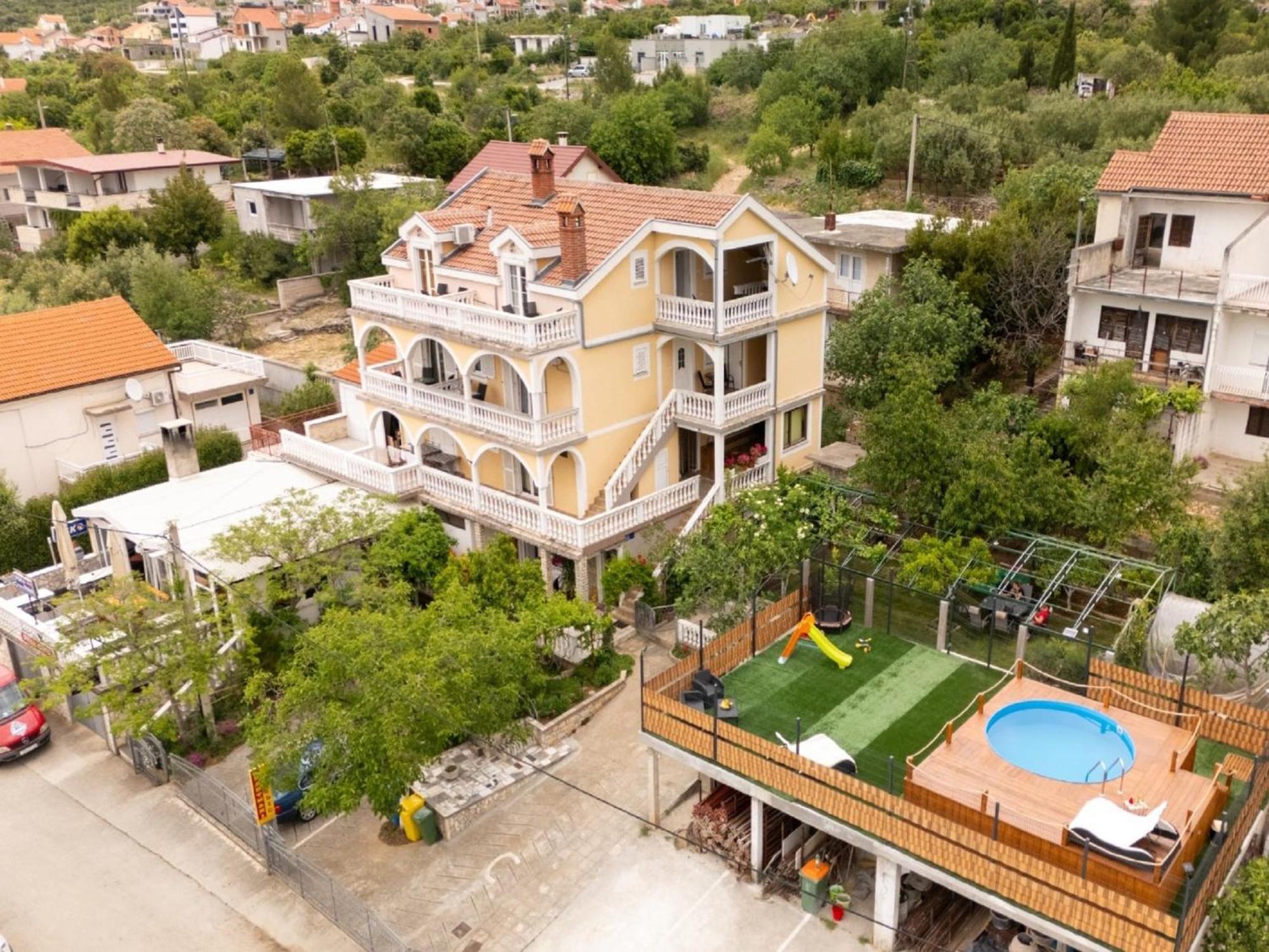 Apartments Milic - One Bedroom Apartment With Sea View And Terrace Горни Карин Екстериор снимка