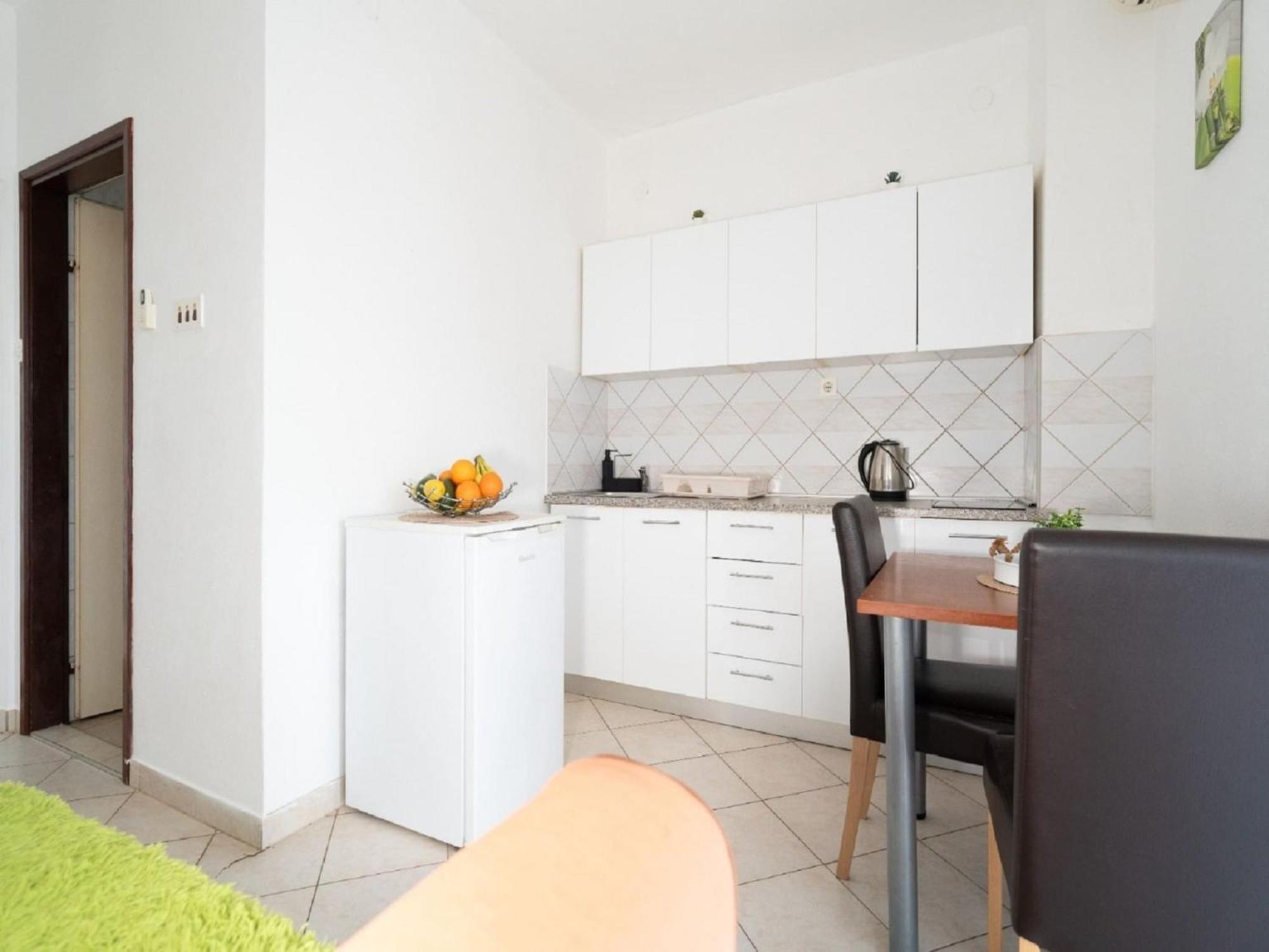 Apartments Milic - One Bedroom Apartment With Sea View And Terrace Горни Карин Екстериор снимка